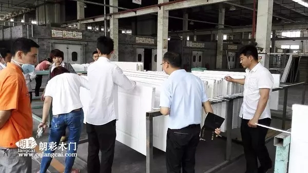 重庆朗彩木门：保障产品的质量